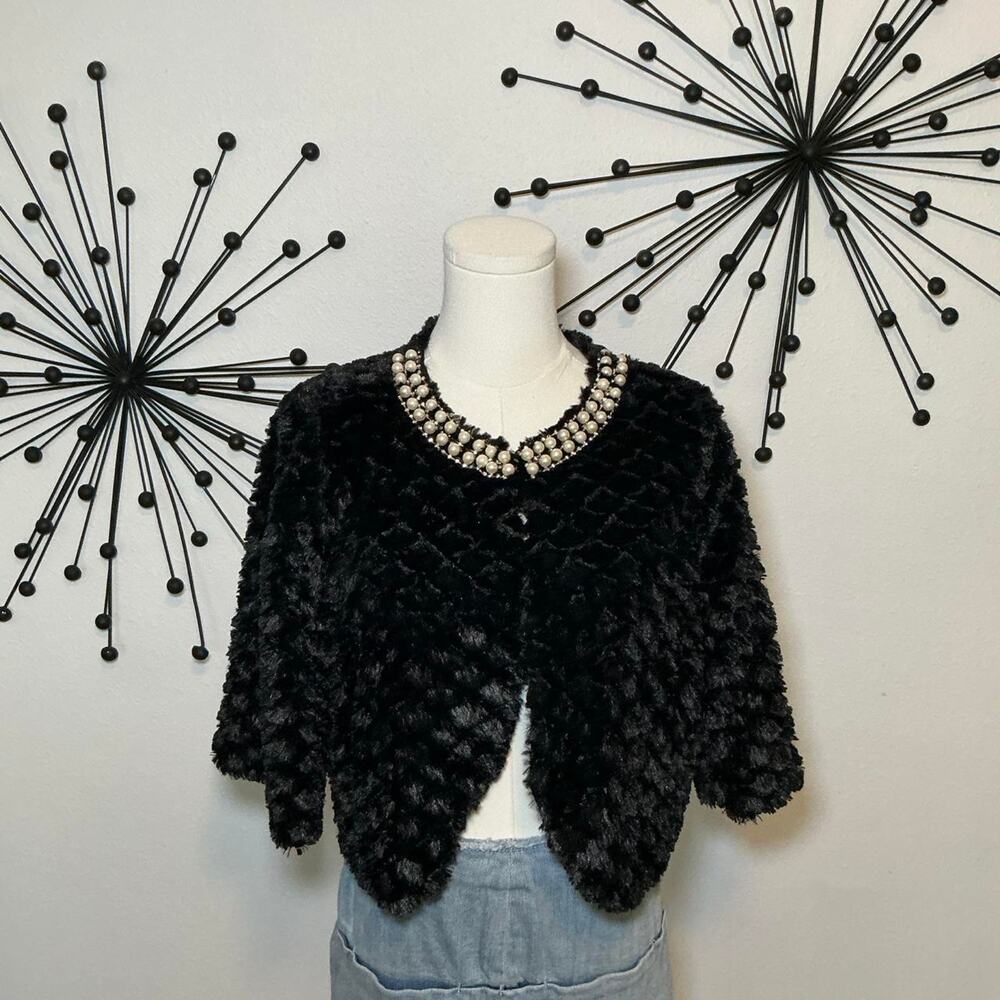 Haani black faux fur cropped